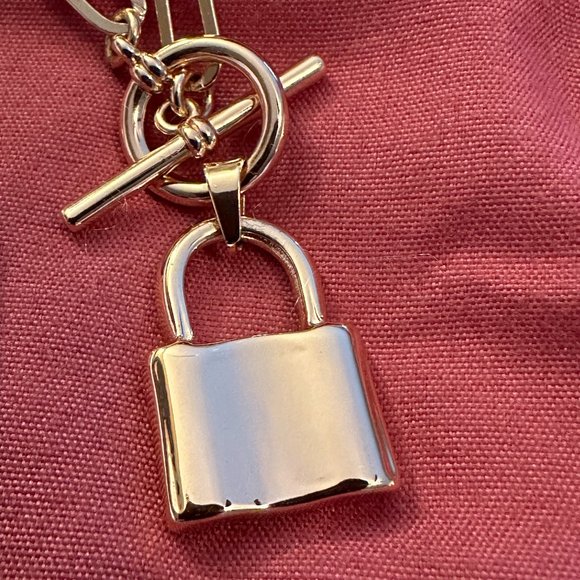 Paperclip Chain Toggle Lock Necklace Gold-Tone - Picture 4 of 6